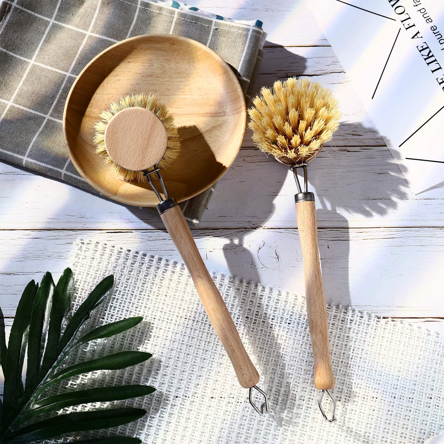 https://compostable.co/cdn/shop/products/bamboo-brush-with-handle.jpg?v=1613149254