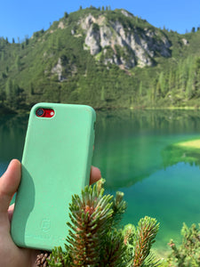 Compostable & Co. iPhone 7 / 8 / SE 2020 green biodegradable phone case in nature